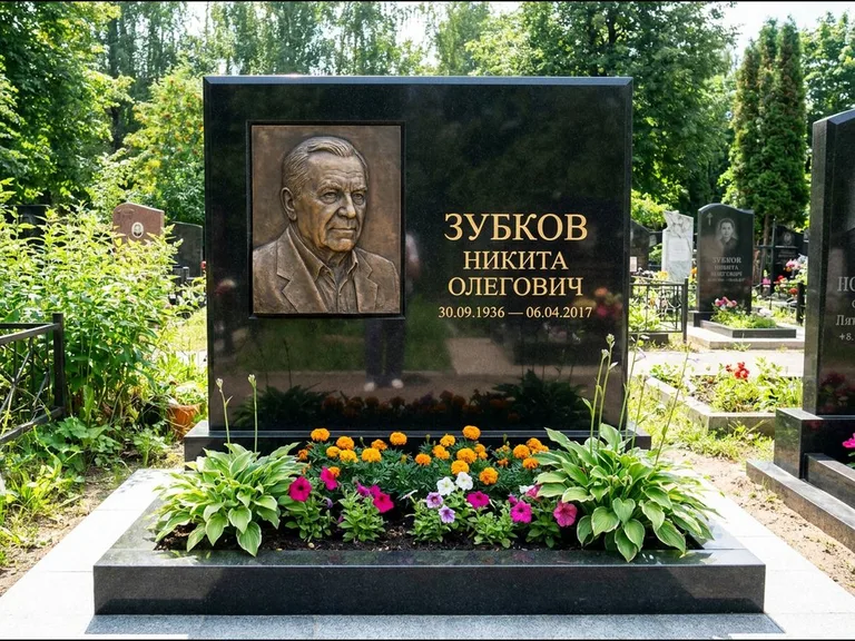 Памятник с барельефом — выполненная работа 19 в Мурманске
