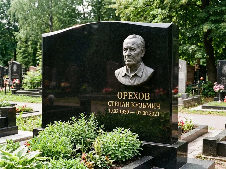 Памятник с барельефом — выполненная работа 25 в Мурманске
