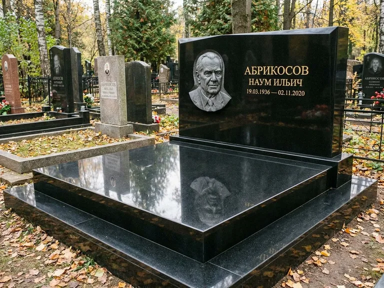 Памятник с барельефом — выполненная работа 37 в Мурманске