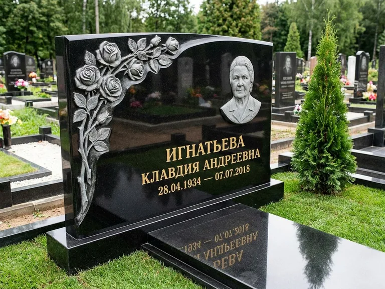 Памятник с барельефом — выполненная работа 45 в Мурманске