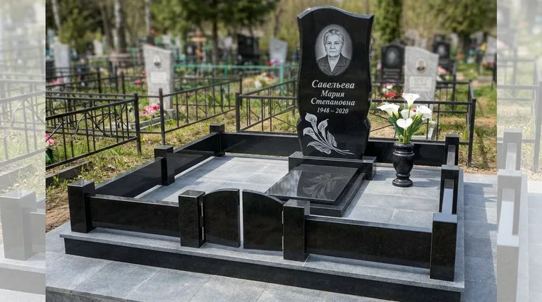 Памятник с гравировкой калл — выполненная работа «Савельева» в Мурманске