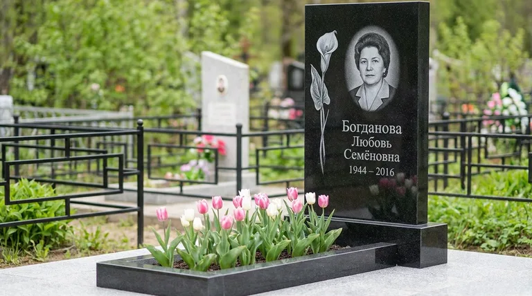 Памятник с гравировкой калл — выполненная работа «Богданова» в Мурманске