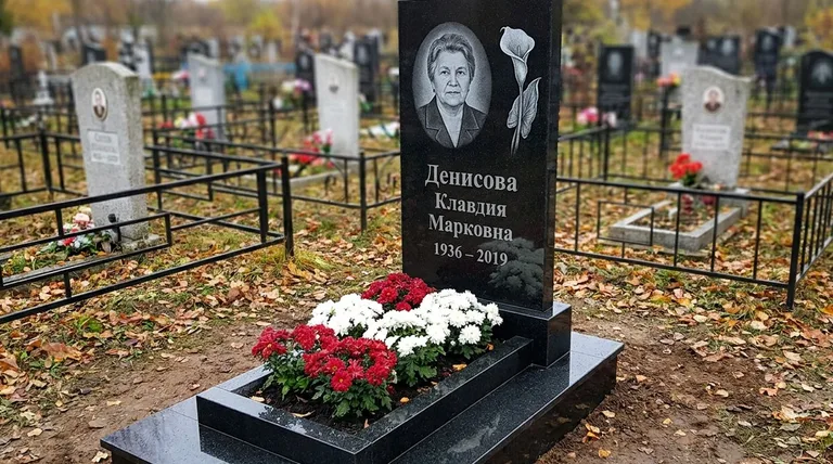 Памятник с гравировкой калл — выполненная работа «Денисова» в Мурманске