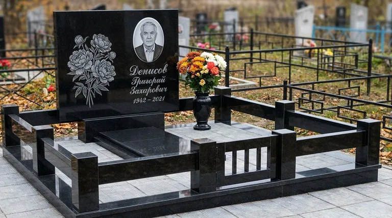 Памятник с гравировкой пионов — выполненная работа «Денисов» в Мурманске