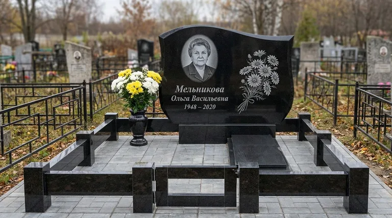 Памятник с гравировкой ромашек — выполненная работа «Мельникова» в Мурманске