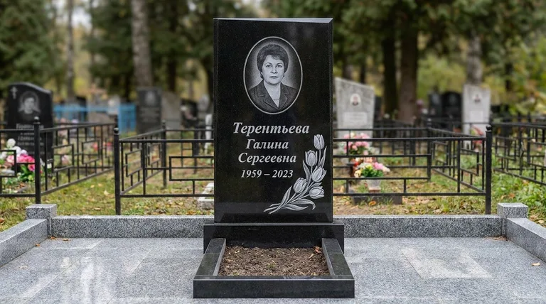 Памятник с гравировкой тюльпанов — выполненная работа «Терентьева» в Мурманске