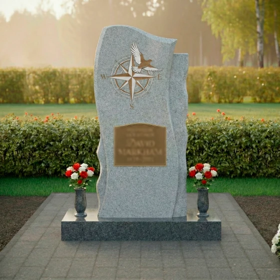 Комбинированный памятник с компасом и голубем, гранит Мансуровский