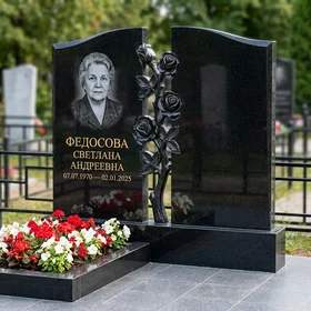 Комбинированный памятник с крестом из красного гранита
