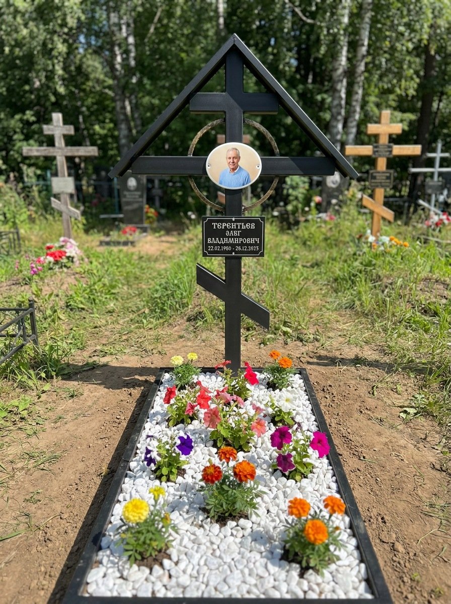 Портрет на памятнике в Мурманске — Крупный овал на кресте, портрет по грудь